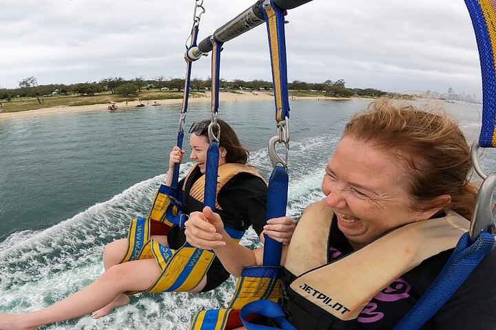 Parasailing on the Gold Coast, Fly solo, Tandem or Triple
