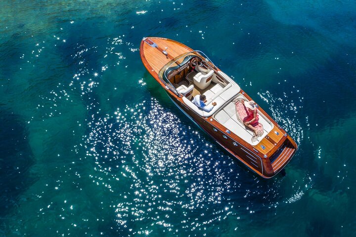 Luxury Italian Wooden Speedboat Cruises in New South Wales