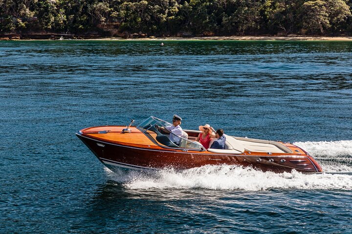 Luxury Italian Wooden Speedboat Cruises in New South Wales