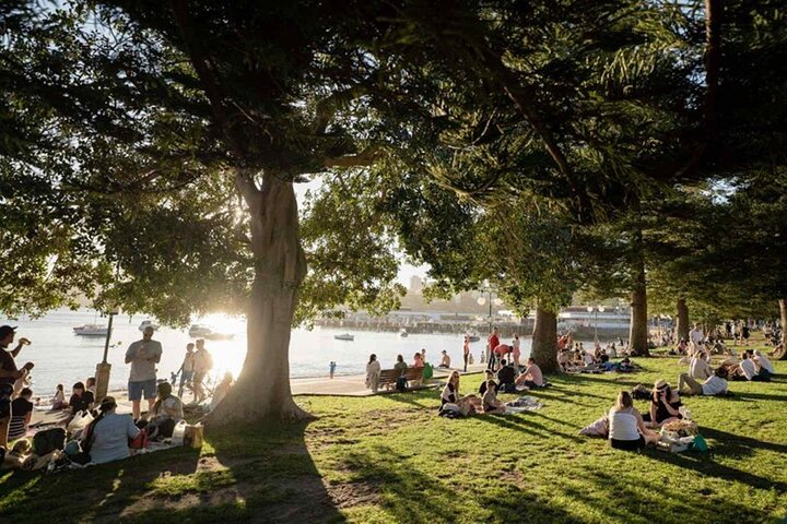 Manly Walking Tour with Scenic Ferry Ride