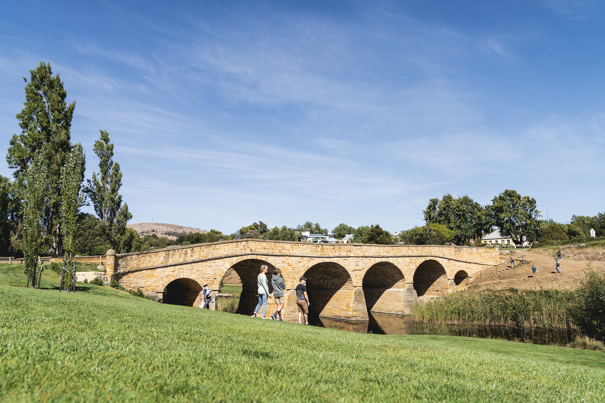 Coal Valley Wine and Gin Safaris departs Hobart, includes 2 Course Winery Lunch, Gin, Wine and Cheese Tastings, Mt Wellington & Richmond Village