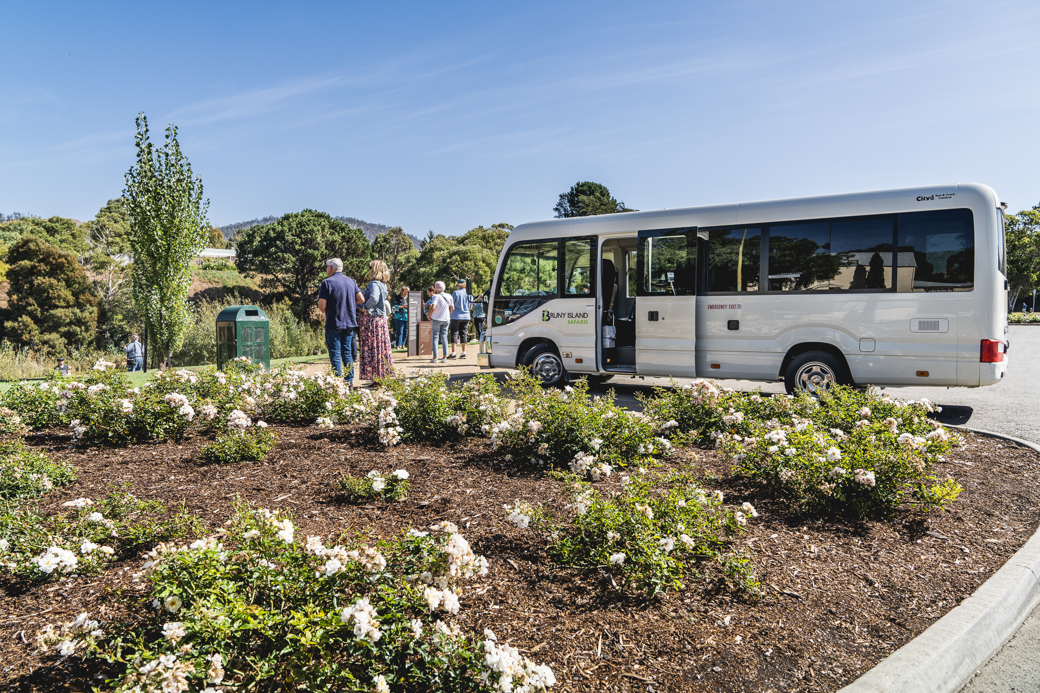 Coal Valley Wine and Gin Safaris departs Hobart, includes 2 Course Winery Lunch, Gin, Wine and Cheese Tastings, Mt Wellington & Richmond Village