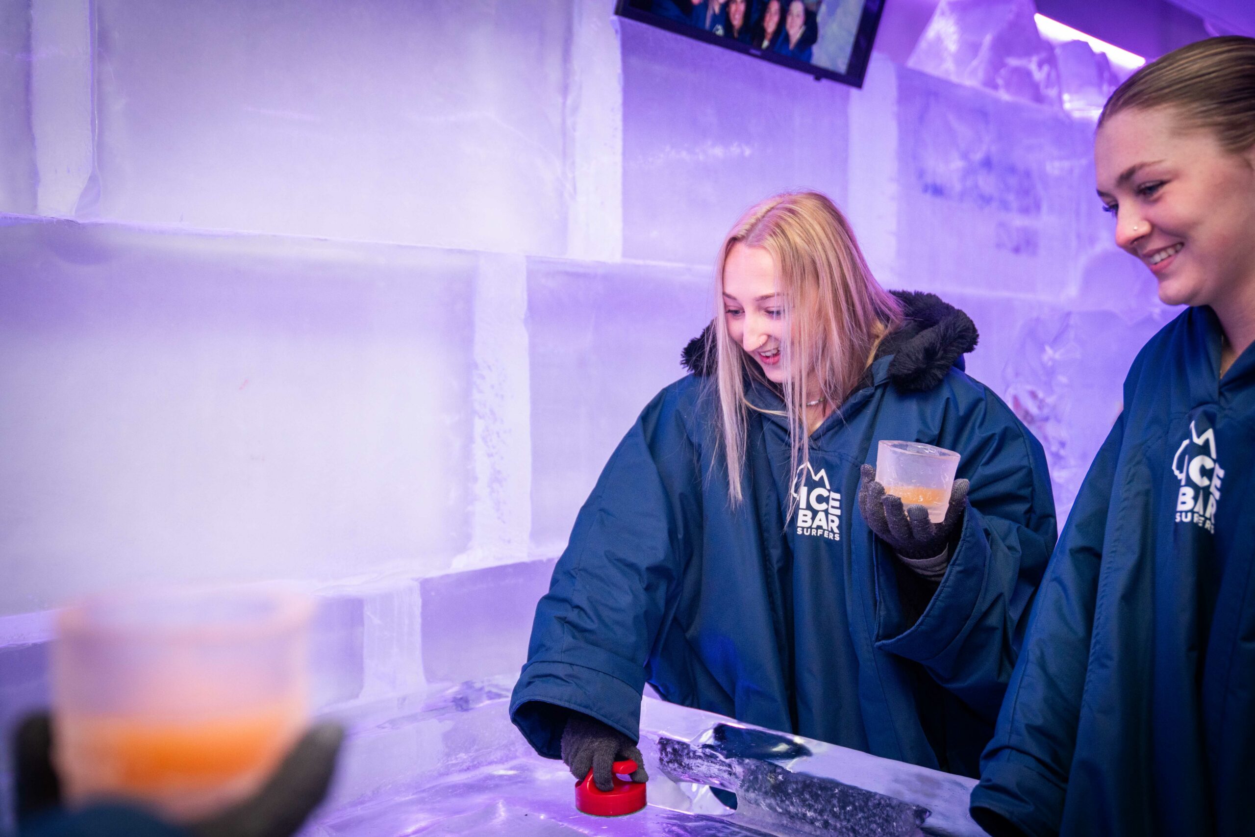 IceBar Surfers Entry