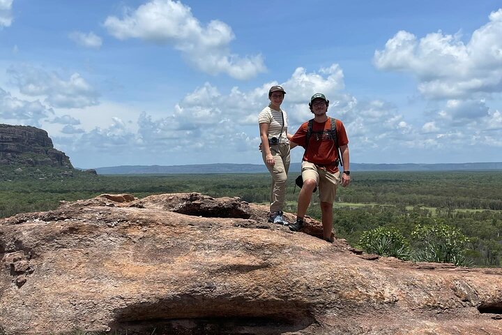 Kakadu Backpacker and Budget Full Day Tour of Nourlangie Ubirr