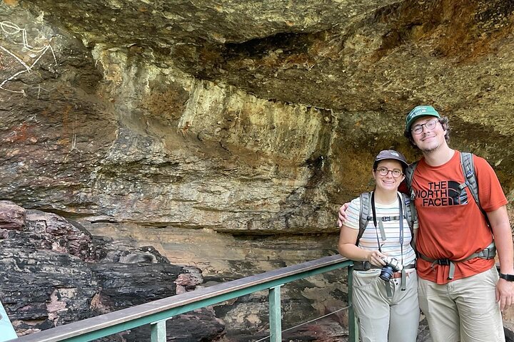 Kakadu Backpacker and Budget Full Day Tour of Nourlangie Ubirr