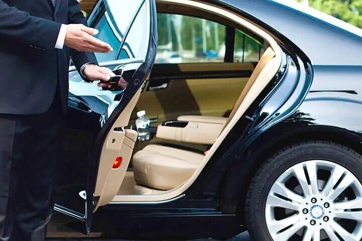 Private One-Way Airport Transfer from Sydney to Sydney Airport