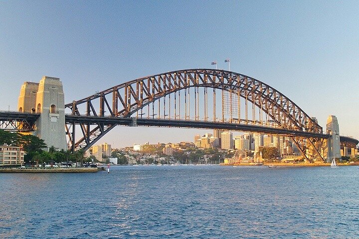 Sydney Harbour & Its Secret Islands with a Picnic at Lavender Bay