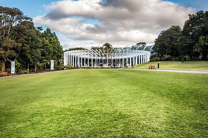 Explore Sydney's Botanic Gardens In a Series of Fun Cryptic Clues