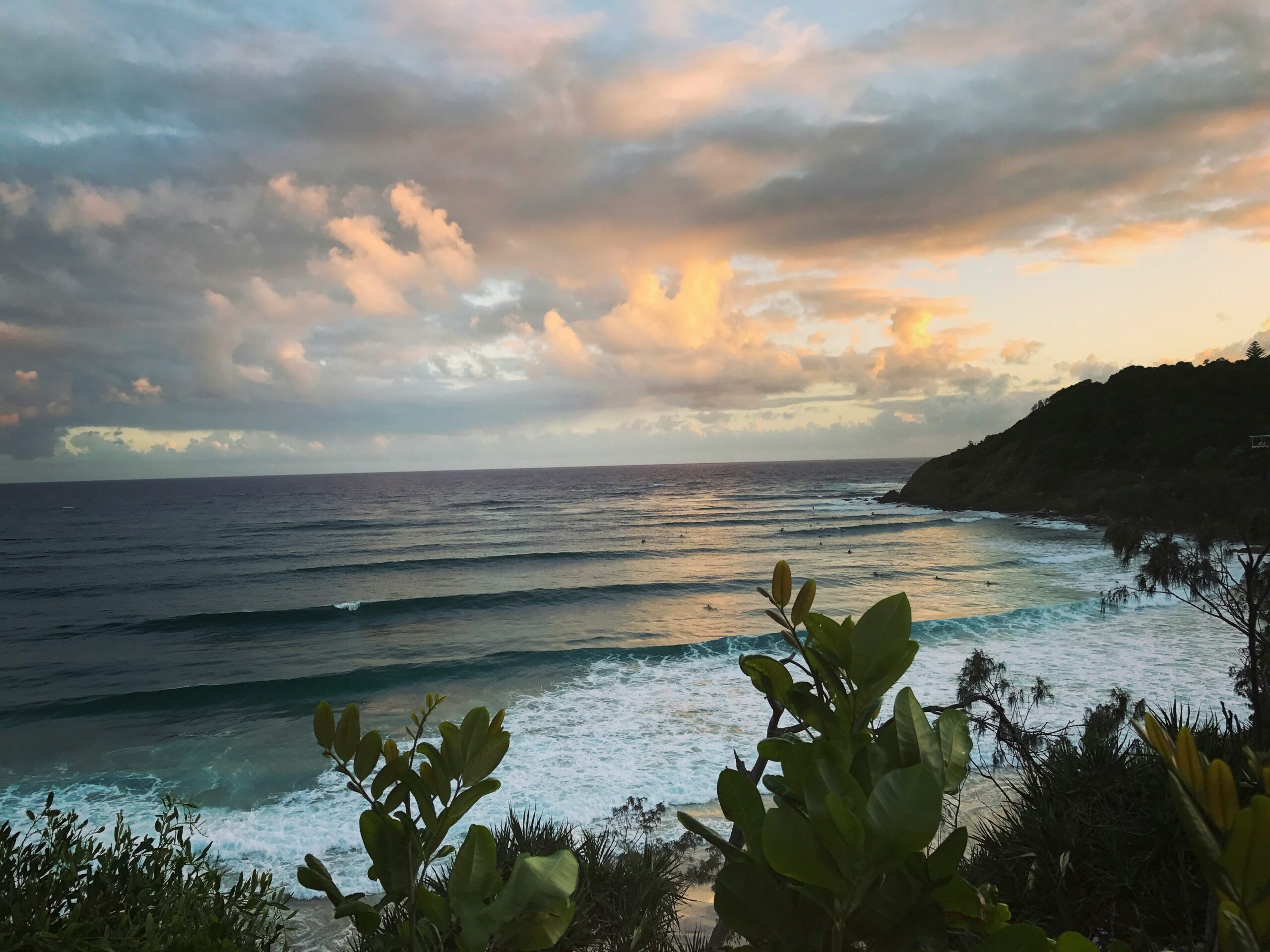 ~ Sea Breeze Escape ~ Discover Byron Bay from the Lighthouse to the Beach and Seaside Cafes!