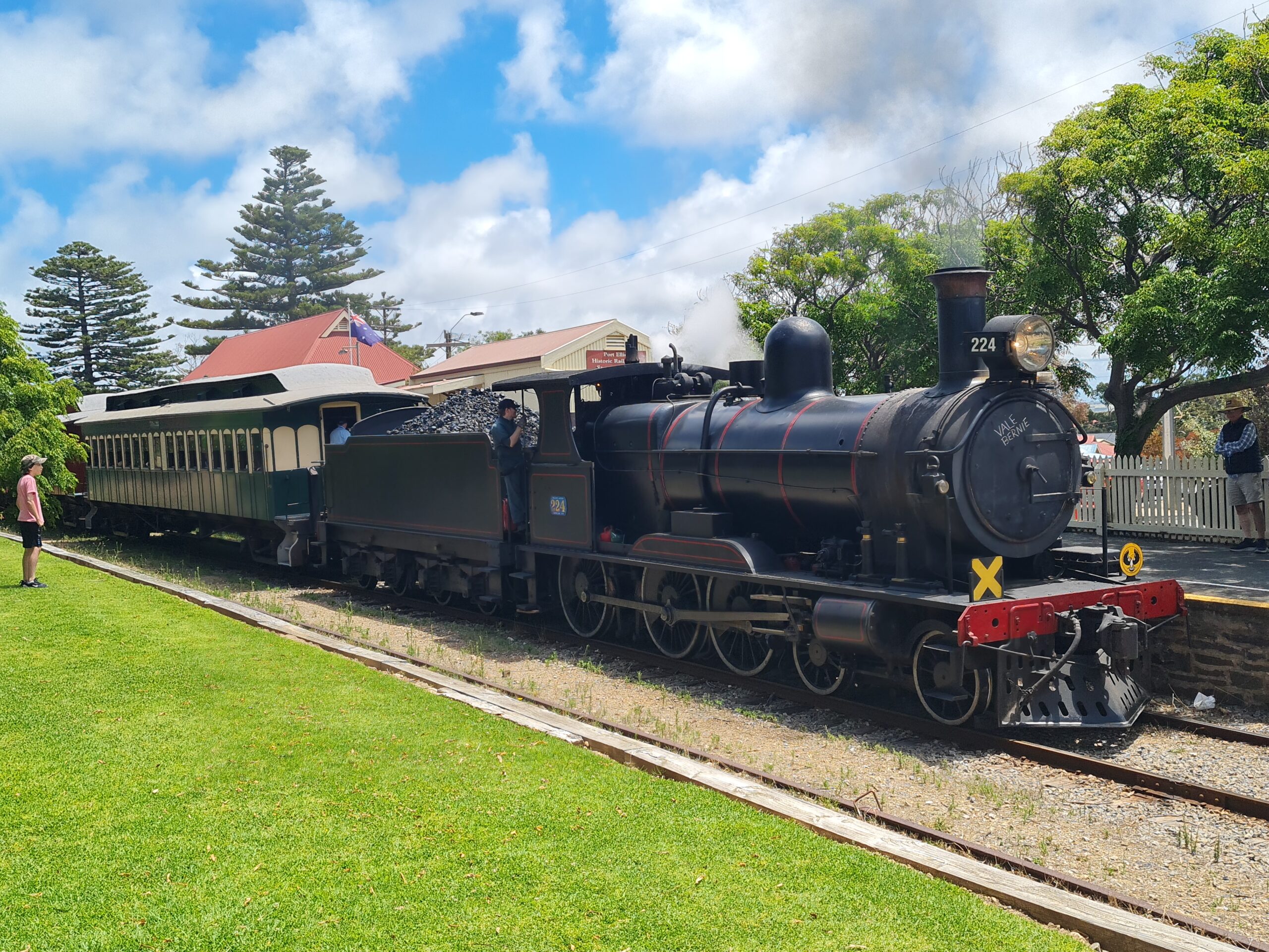 Steamranger Railway, Adelaide Hills and Hahndorf Day Tour