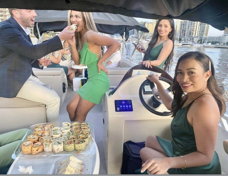 STAKES DAY (NOV 9, 2024) - "PONTOON" SPRING RACES BOAT SHUTTLE ROUNDTRIP 1-11 PASSENGERS