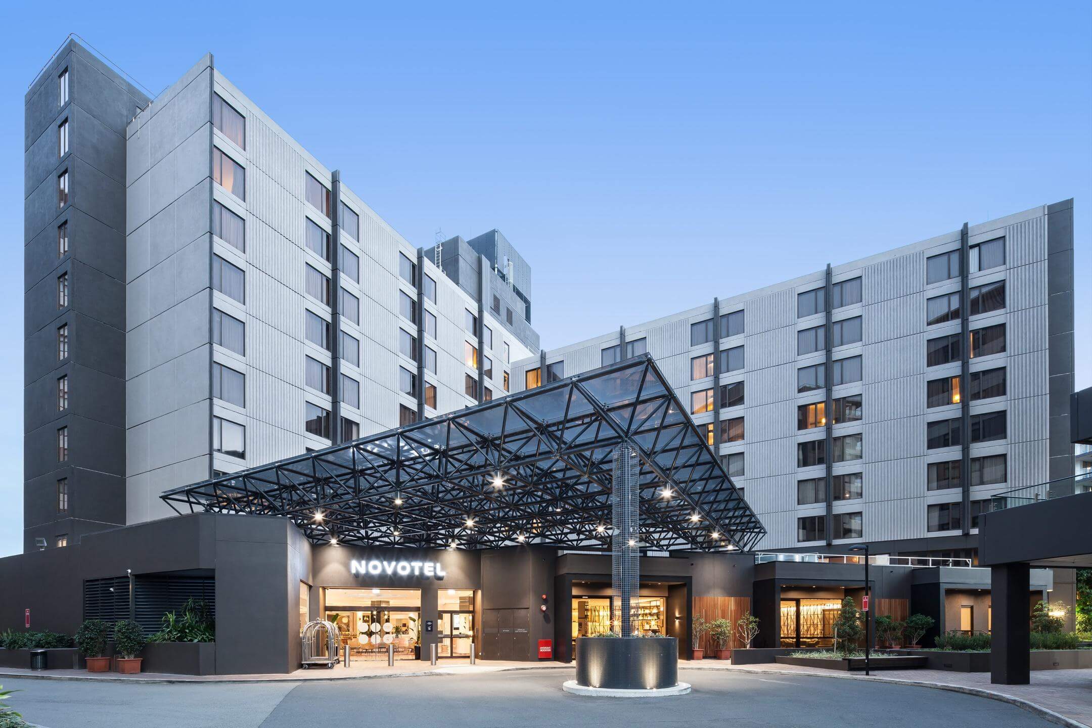 Novotel Sydney International Airport to Central Station