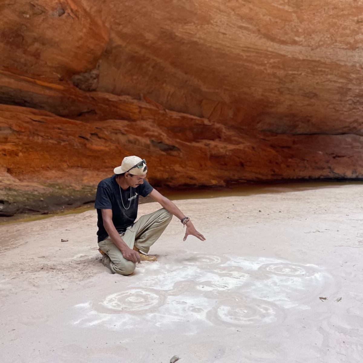 Broome to Purnululu (Bungles) Day Trek: Fly/ 4WD/ Trek