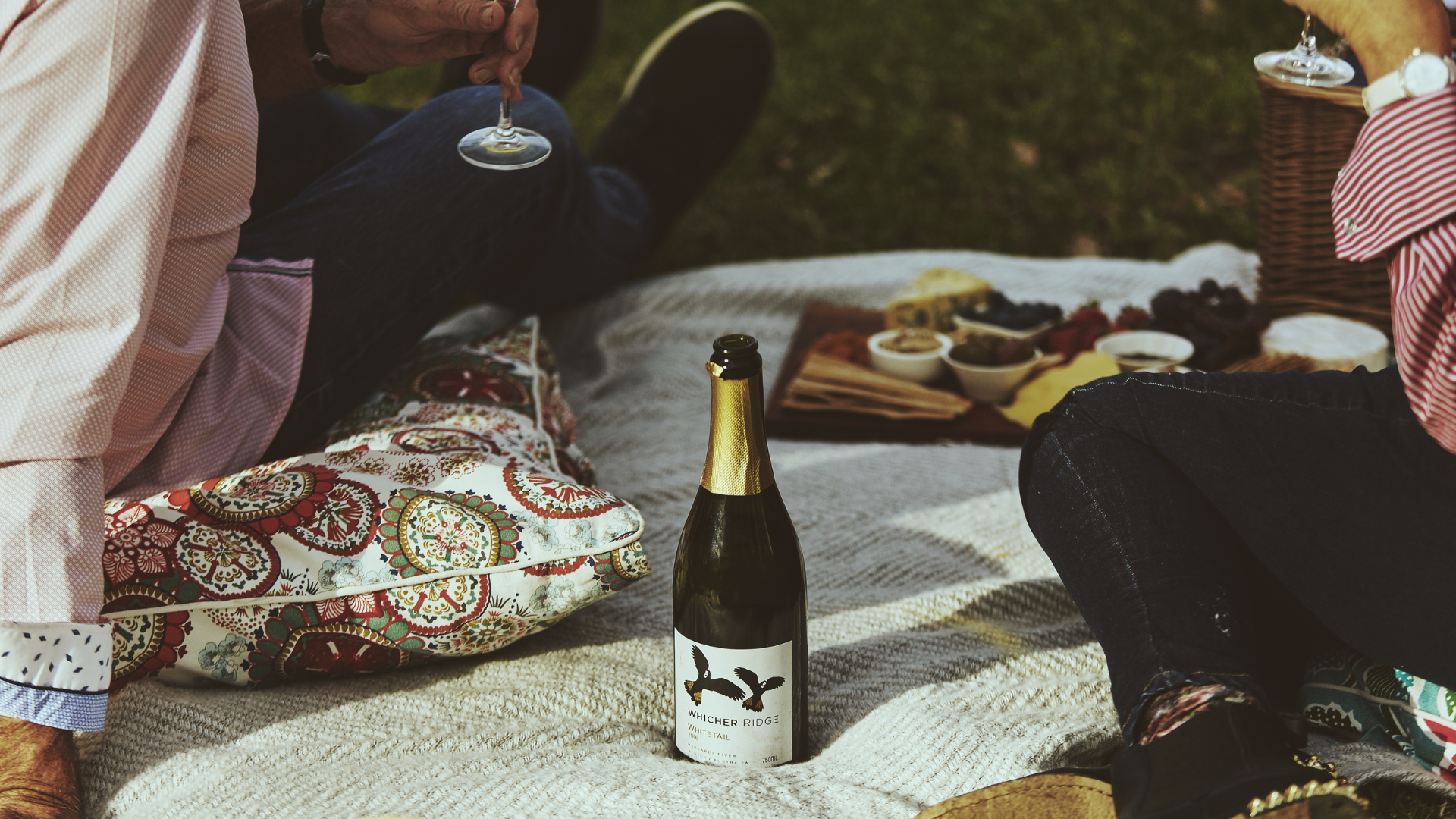 Soirée in the Garden at Whicher Ridge