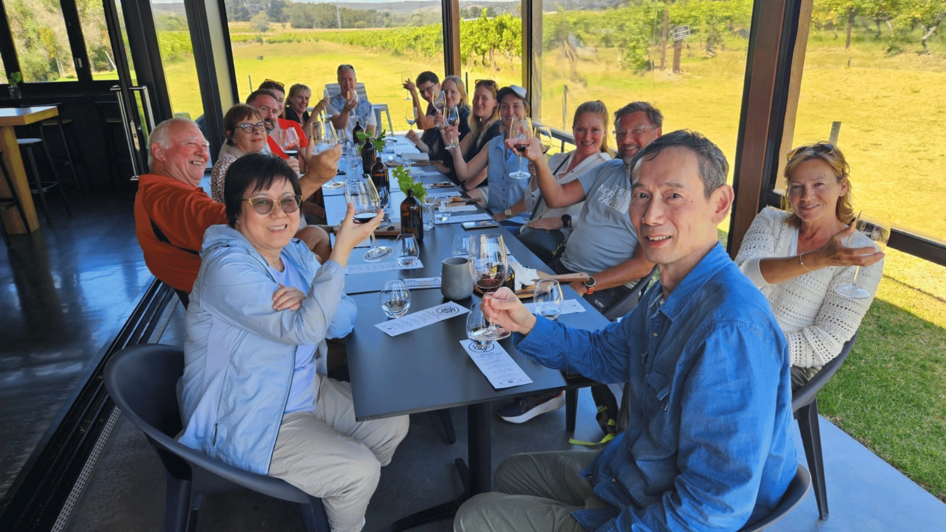 Hills, Hahndorf and Barossa Sight-seeing Tour with Gourmet Lunch