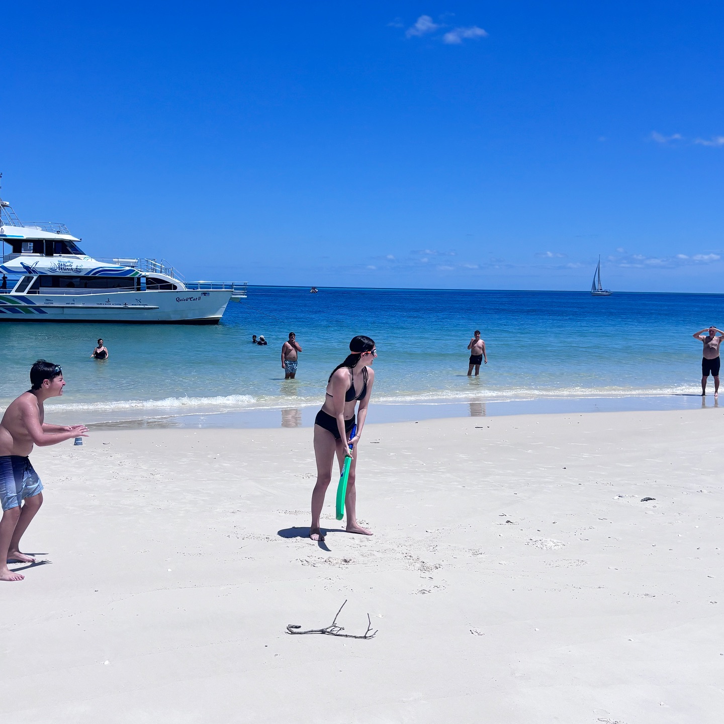 Aqua Oasis Cruise + Lunch @ K'Gari