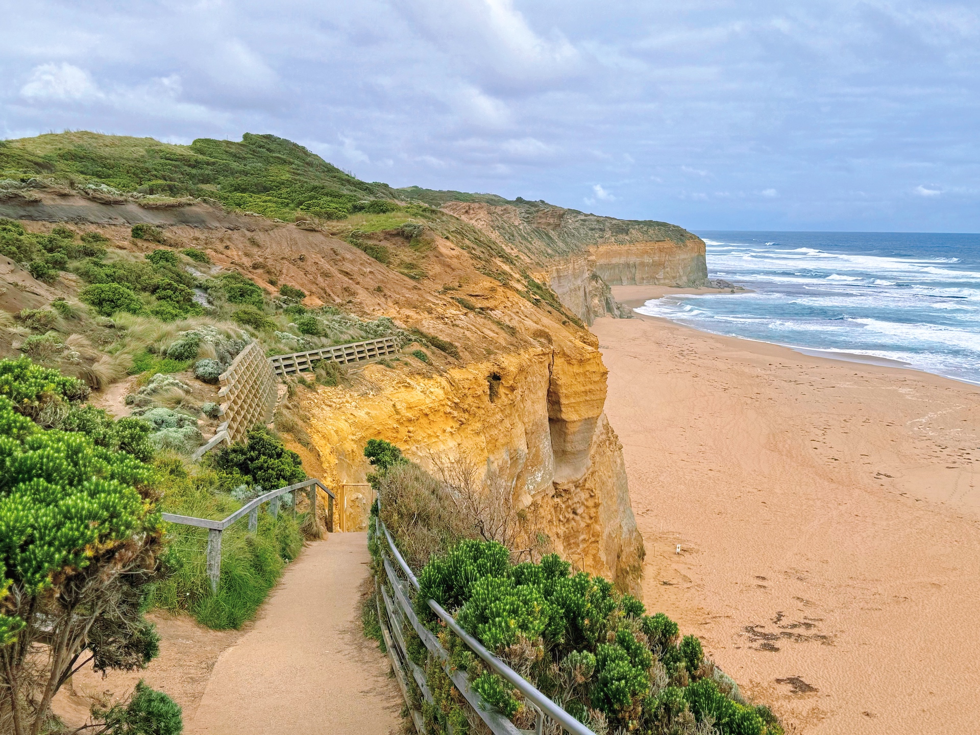 From Melbourne Hotel Pick-Up: A Boutique Coastal Great Ocean Escape Tour