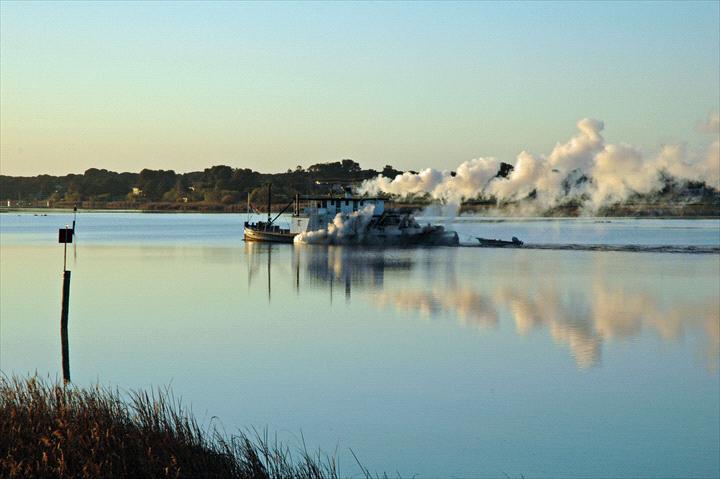 Clayton Bay Lunch Cruise (10.00am – 3.30pm)