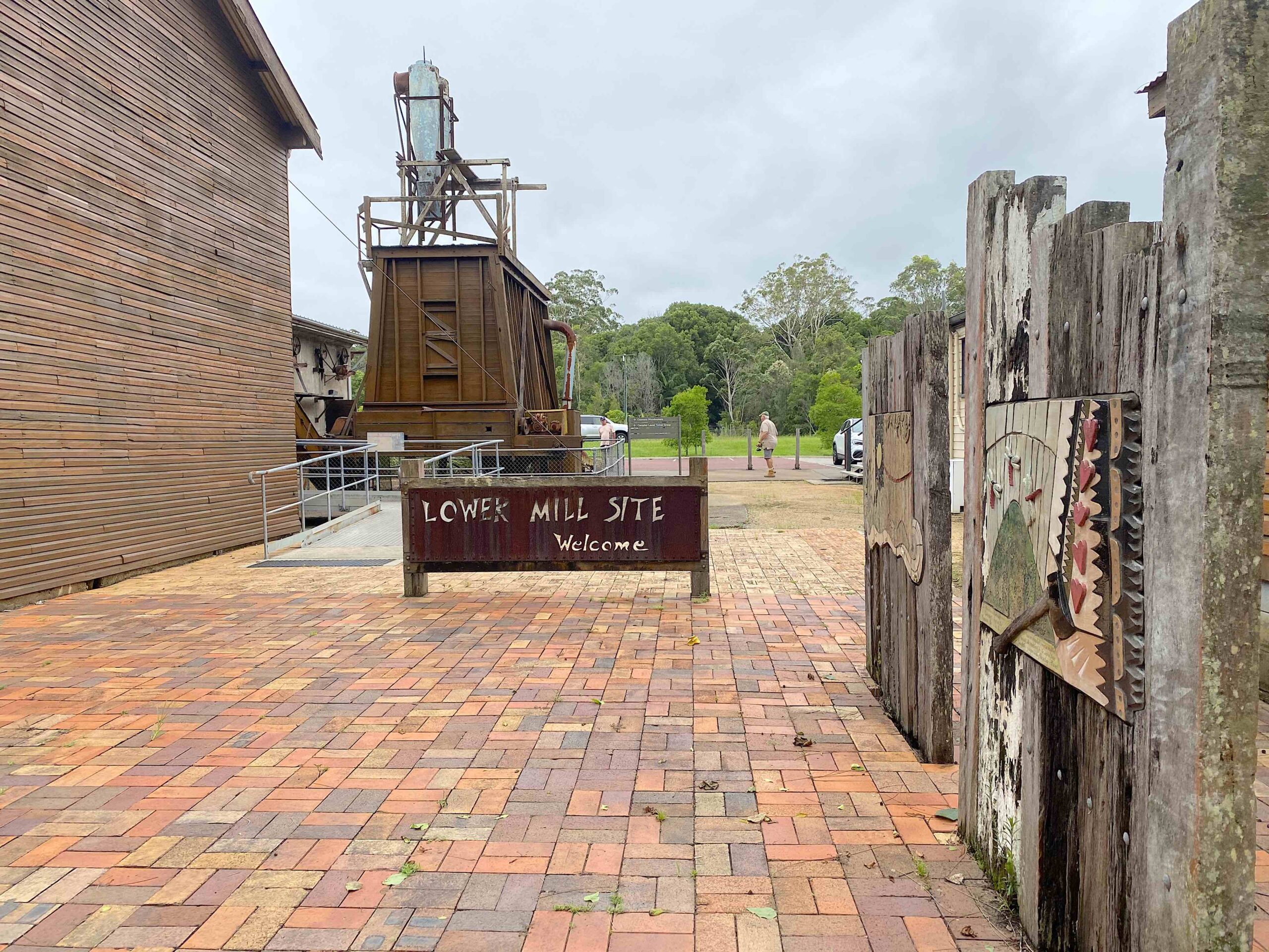 Noosa Everglades and Hinterland Villages Tour