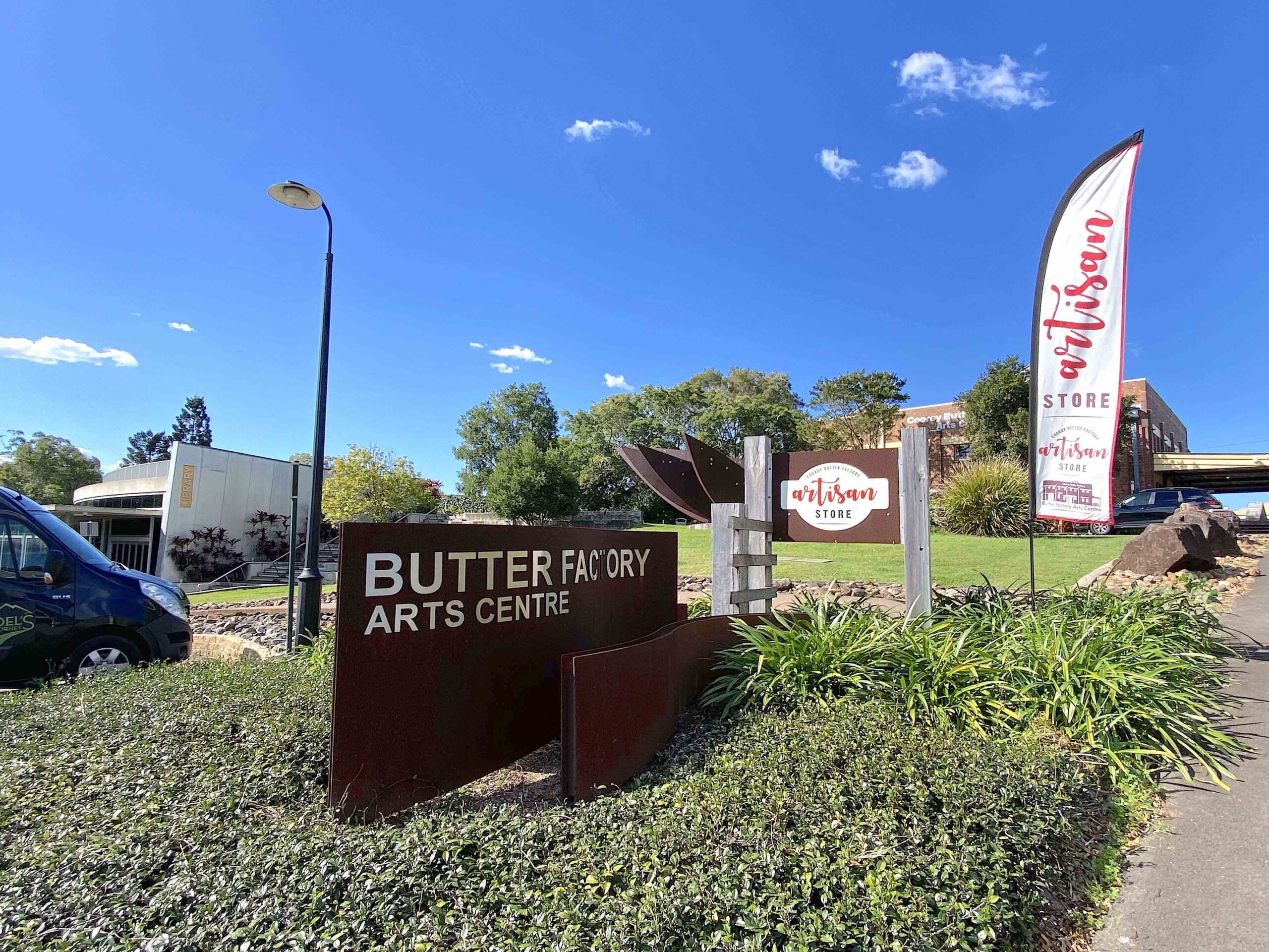 Noosa Everglades and Hinterland Villages Tour
