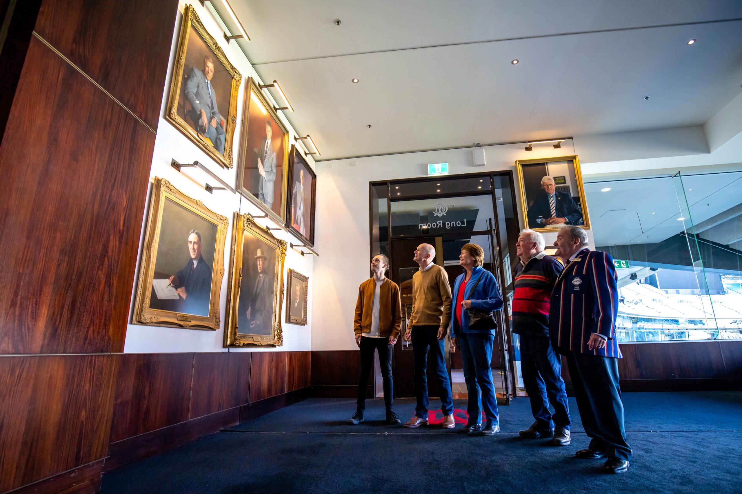 Discover Aussie Rules: Melbourne's Football Experience