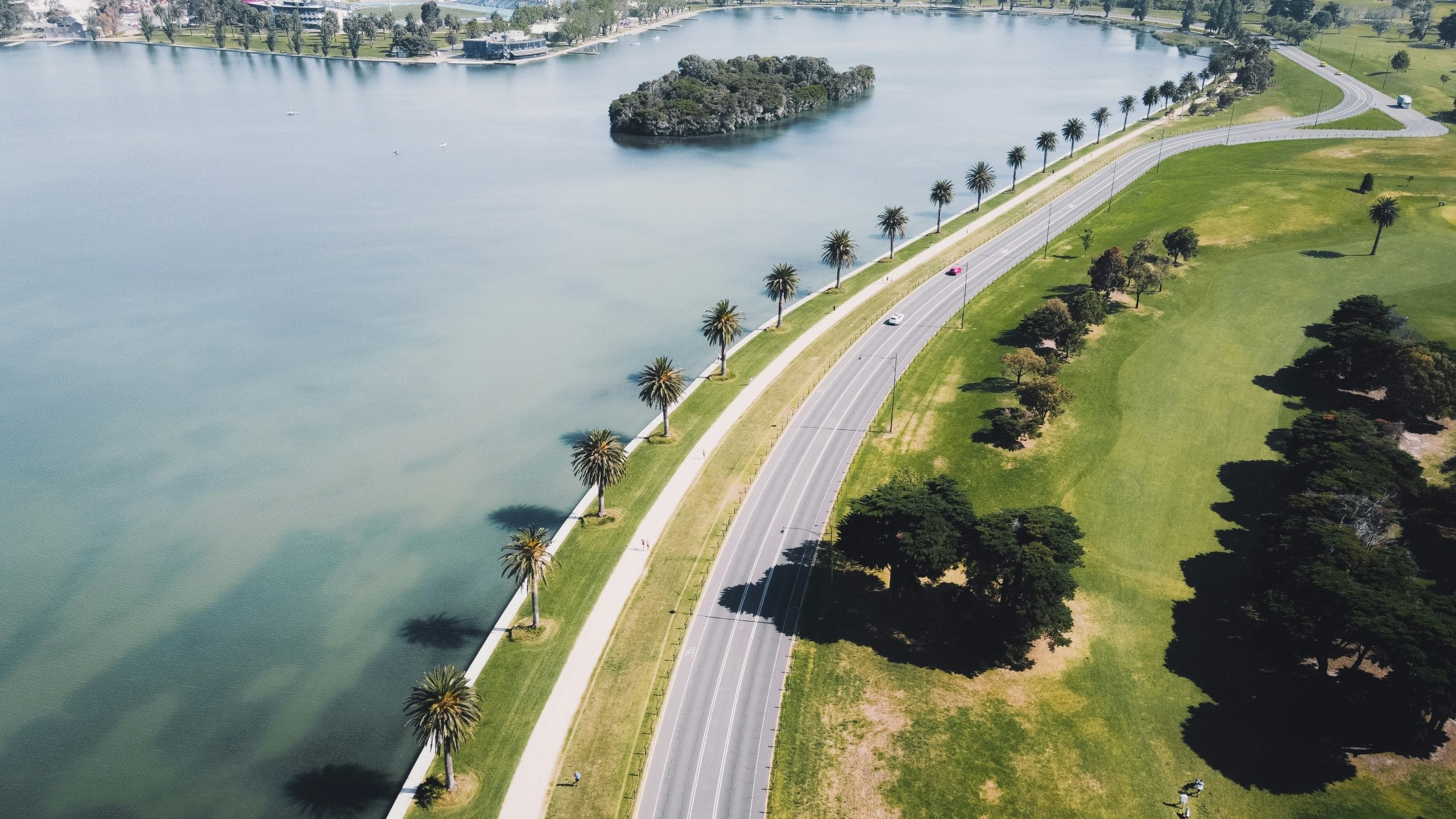 Big Bus Private Melbourne CBD Walk & Drive Tours (up to 21 pax)
