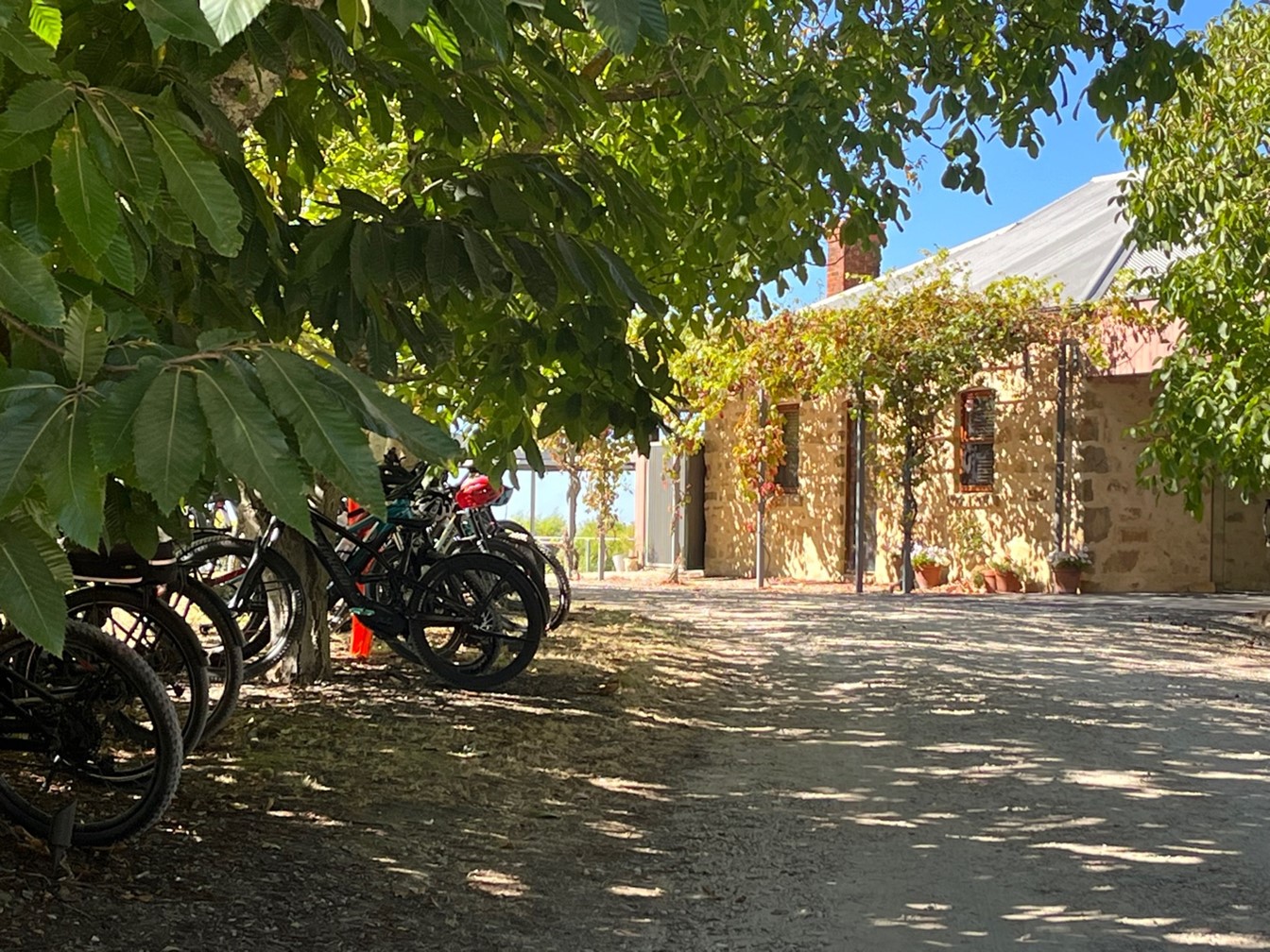 Half-Day Adelaide Hills e-Bike Hire from Uraidla Hotel & Republic Bakery