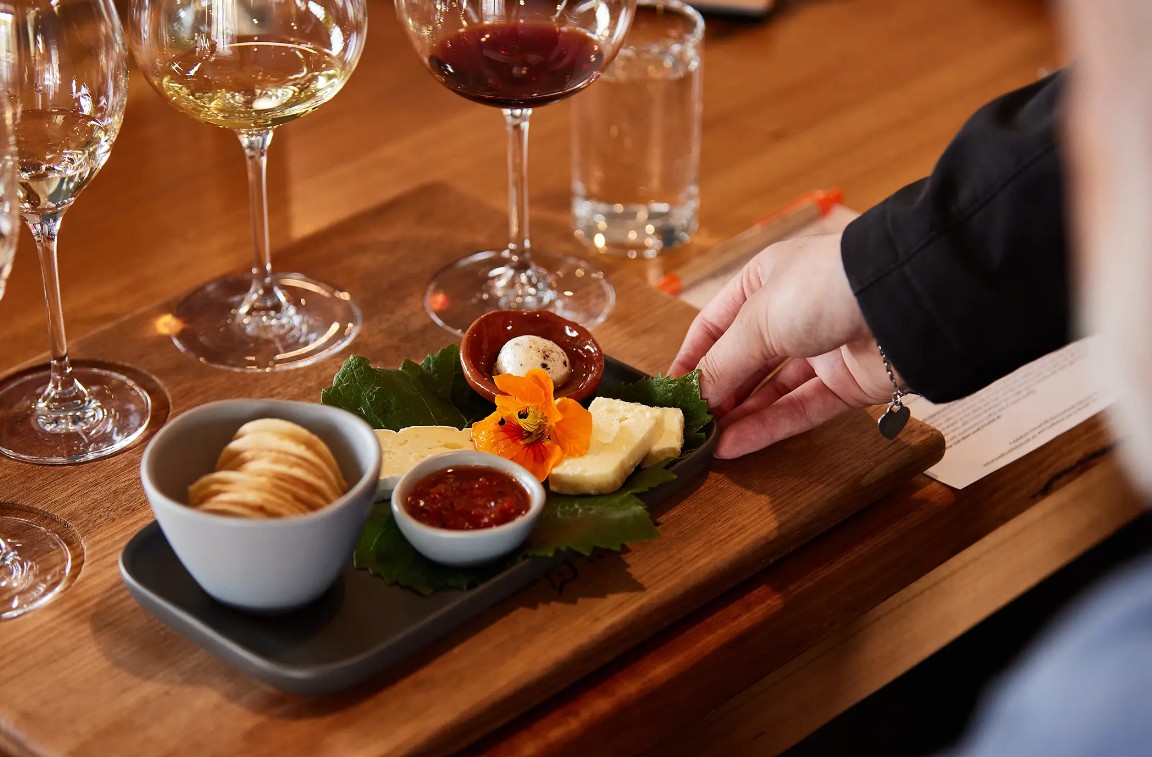 Signature Wine Tour (Saturdays)