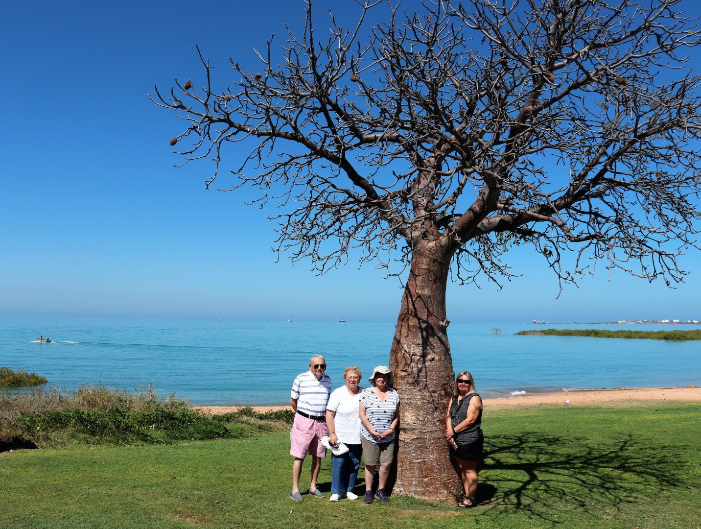 Best of Broome – Private VIP Discovery Tour - Luxury 7 Seater 4WD Vehicle