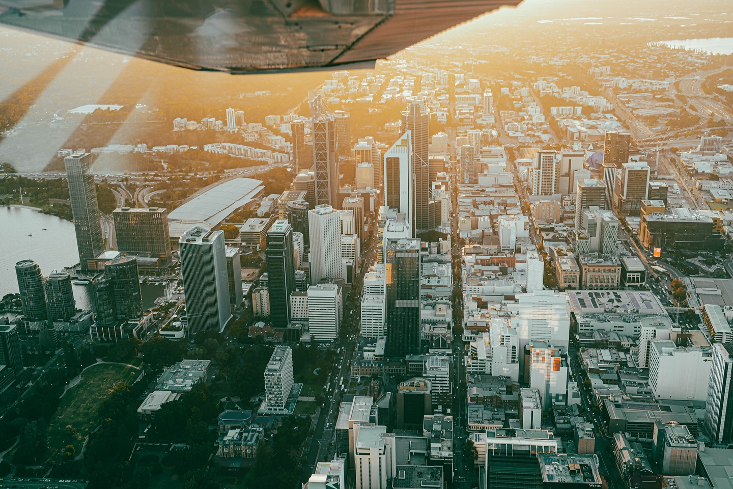» Perth to Rottnest AND RETURN, up to 6 passengers.