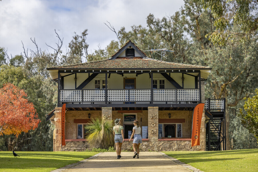 Wildlife Tours Australia: 1 Day Pinnacles Desert Lobster Tour