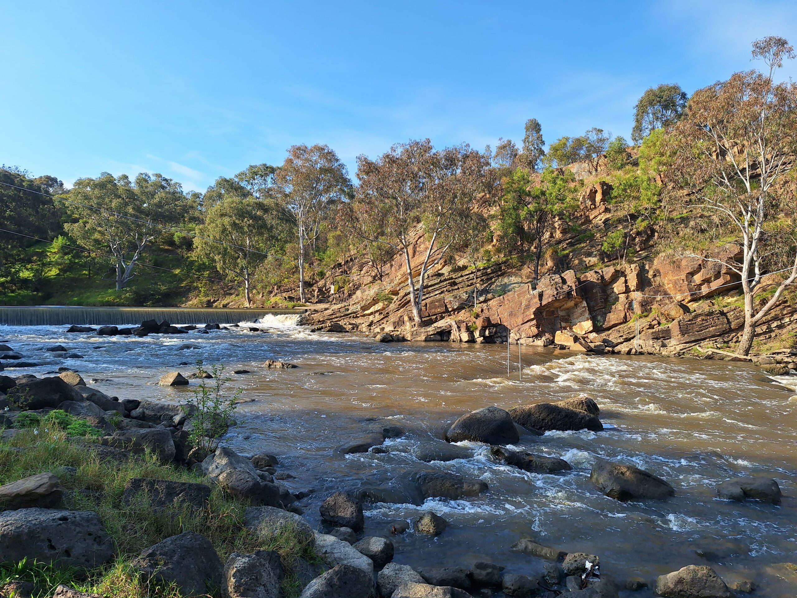 Melbourne Tour: Walk the Yarra to the Historic Fairfield Boathouse