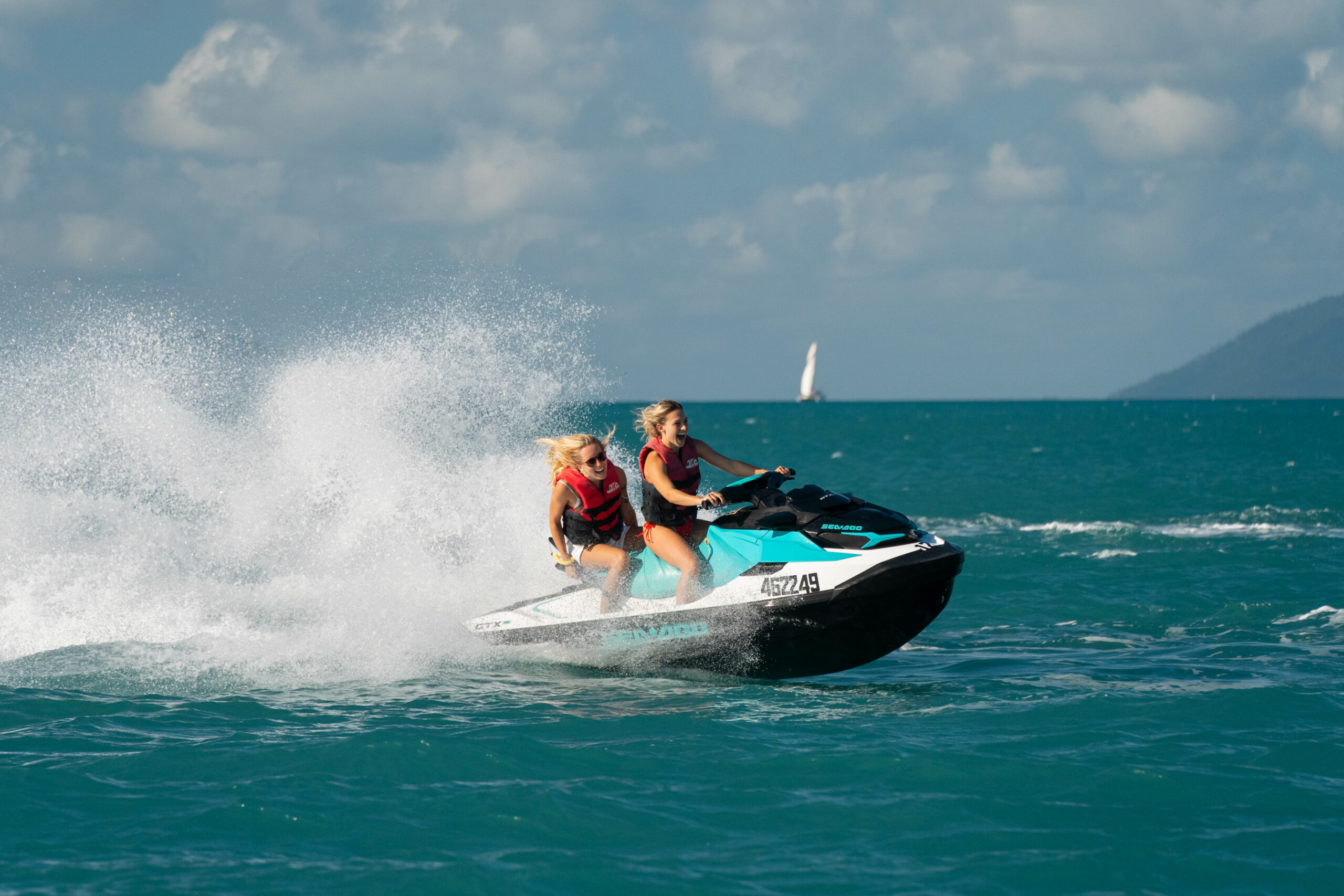 Fly & Ski Airlie Beach