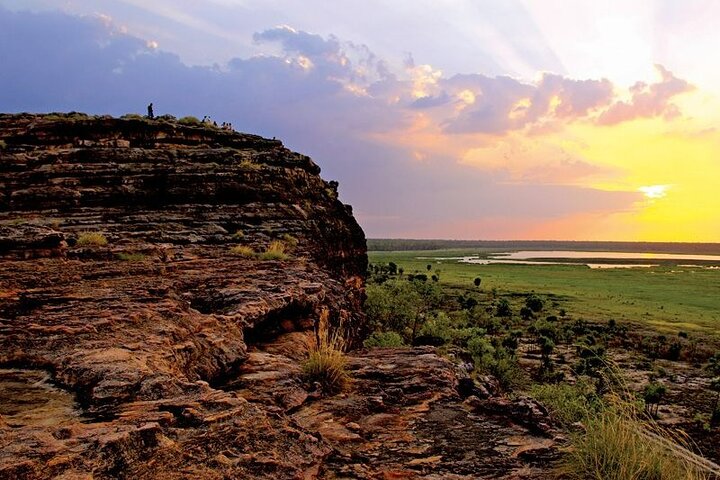 Kakadu National Park Full Day Tour-  2 Hour Aboriginal Cultural River Cruise, Cahills Crossing, Ubirr Rock Art Gallery & Lookout, Ubirr Lookout – Departing Darwin – Tour 3A